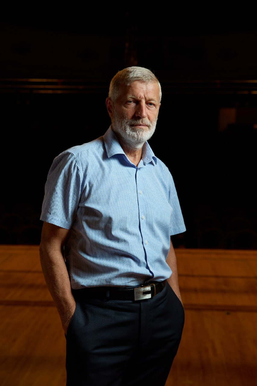 По первому образованию Пётр Аникин — штурман