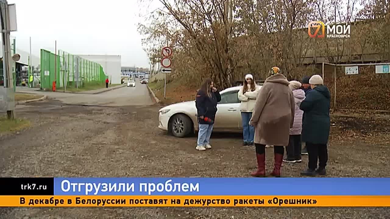 Жители сосновоборского дома 3 недели кочуют по чужим углам из-за сгоревшей крыши