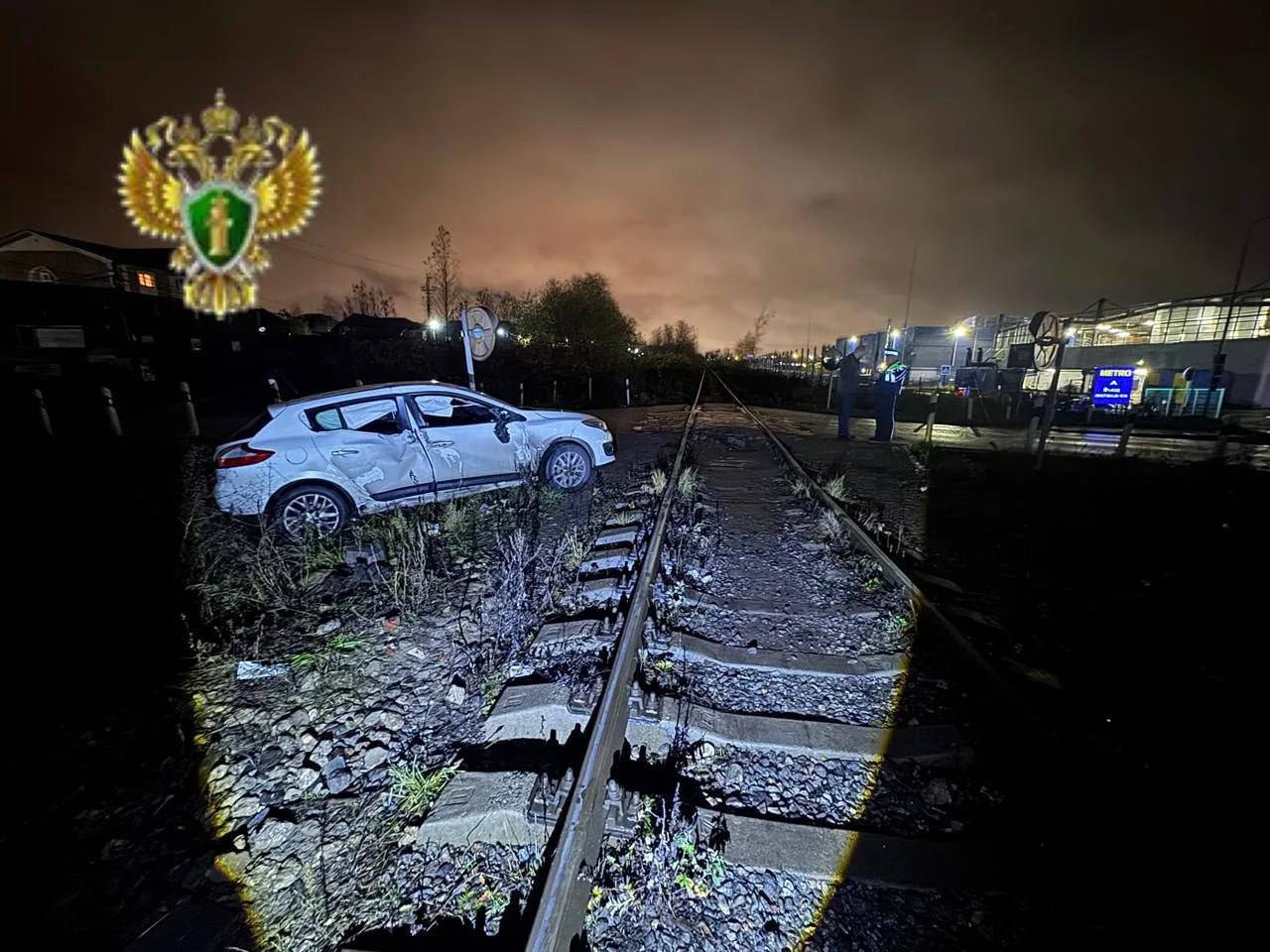 Семилетний ребенок пострадал в результате столкновения автомобиля с тепловозом на железной дороге в Подмосковье, пишут СМИ Семилетний ребенок пострадал в результате столкновения автомобиля с тепловозом на железной дороге в Подмосковье, пишут СМИ