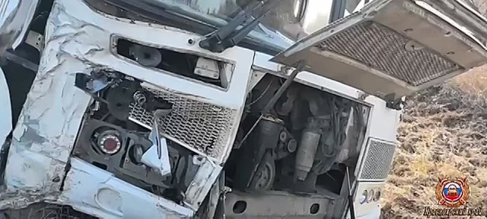 Сотрудники полиции устанавливают обстоятельства ДТП на 2 км автодороги «Минусинск-Новоселово» в Минусинском районе