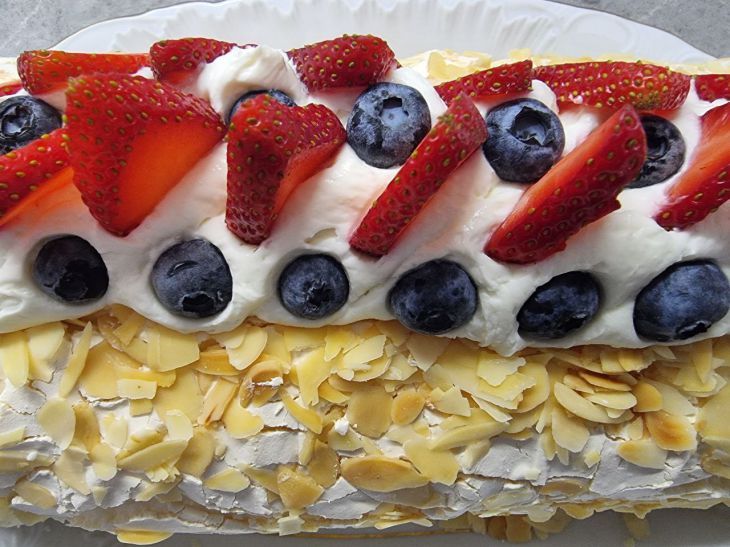 Веганский торт, который не отличить от Наполеона: оценят даже сладкоежки