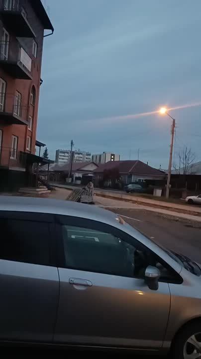 @sreda24bot. А законно так делать, или это всем можно?! Брать плитку со стройки