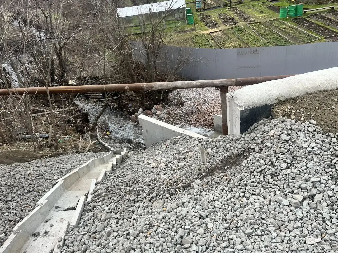 На разрушенном участке дороги на ул. Лесной завершились восстановительные работы   На разрушенном участке дороги на ул. Лесной завершились восстановительные работы