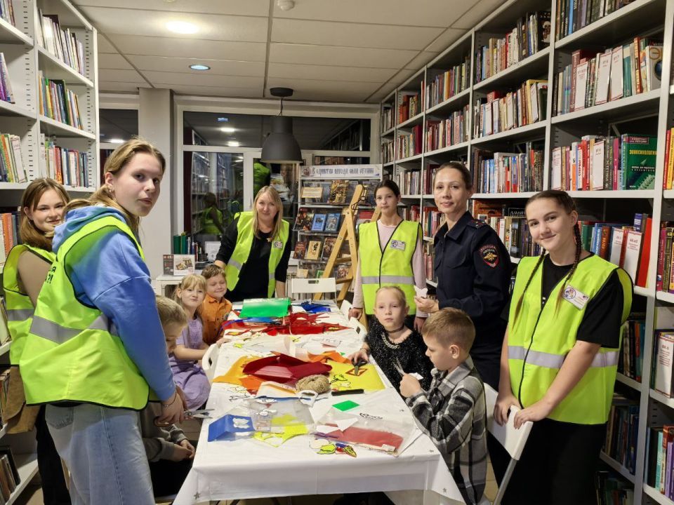 Сотрудники Госавтоинспекции Минусинска и ЮИДовцы приняли участие во Всероссийской акции "Ночь искусств -2025" Сотрудники Госавтоинспекции Минусинска и ЮИДовцы приняли участие во Всероссийской акции "Ночь искусств -2025"