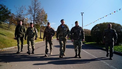 Мы идём, чтобы побеждать!. Влиться в боевое братство наших Героев и отстаивать свободу Родины можешь и ты – заходи на сайт служба-по-контракту24.рф или звони по телефону 117