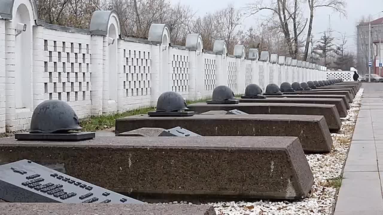 КАРАУЛ РАЗНЫХ ПОКОЛЕНИЙ ЗАСТУПИЛ НА ПОСТ № 1