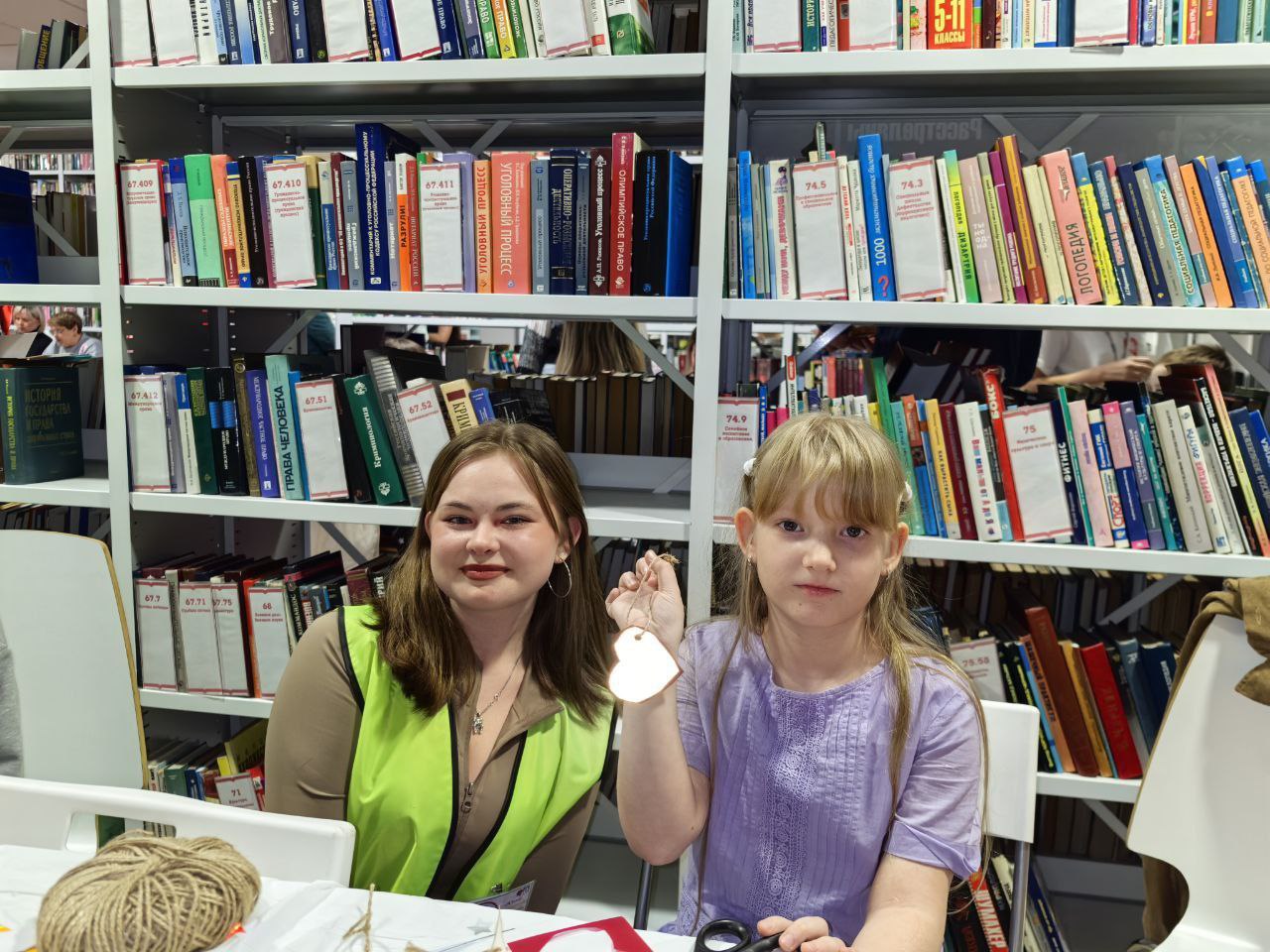 Сотрудники Госавтоинспекции Минусинска и ЮИДовцы приняли участие во Всероссийской акции "Ночь искусств -2025" Сотрудники Госавтоинспекции Минусинска и ЮИДовцы приняли участие во Всероссийской акции "Ночь искусств -2025"