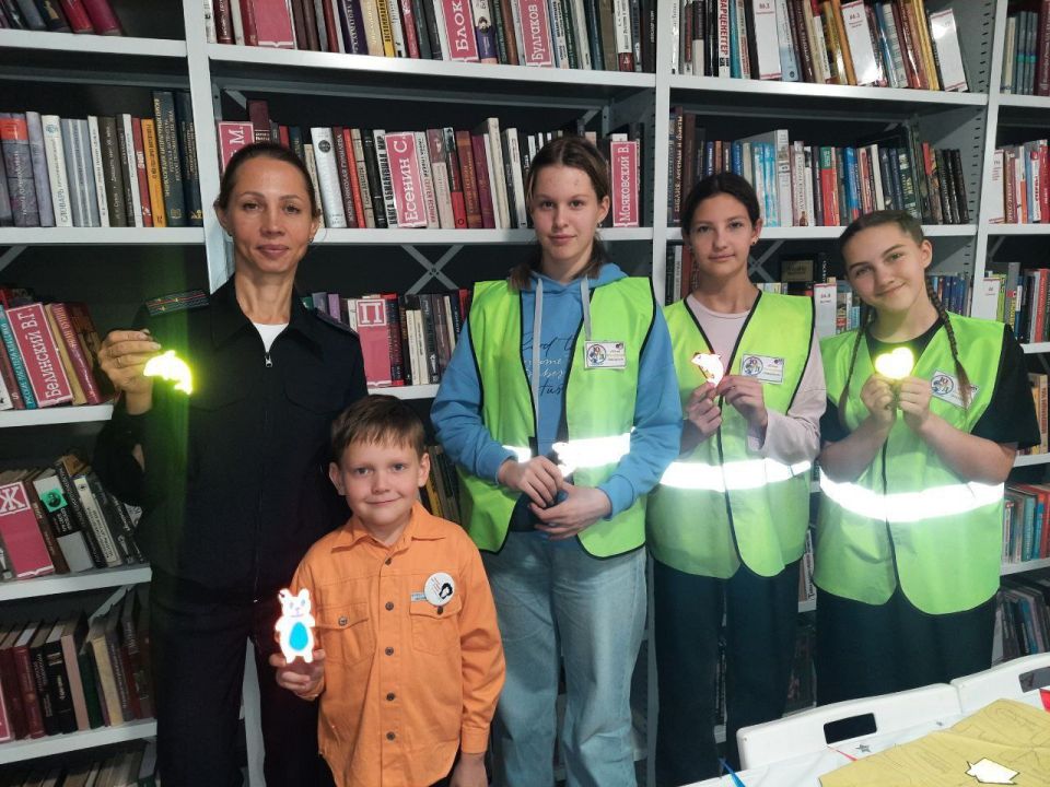 Сотрудники Госавтоинспекции Минусинска и ЮИДовцы приняли участие во Всероссийской акции "Ночь искусств -2025" Сотрудники Госавтоинспекции Минусинска и ЮИДовцы приняли участие во Всероссийской акции "Ночь искусств -2025"