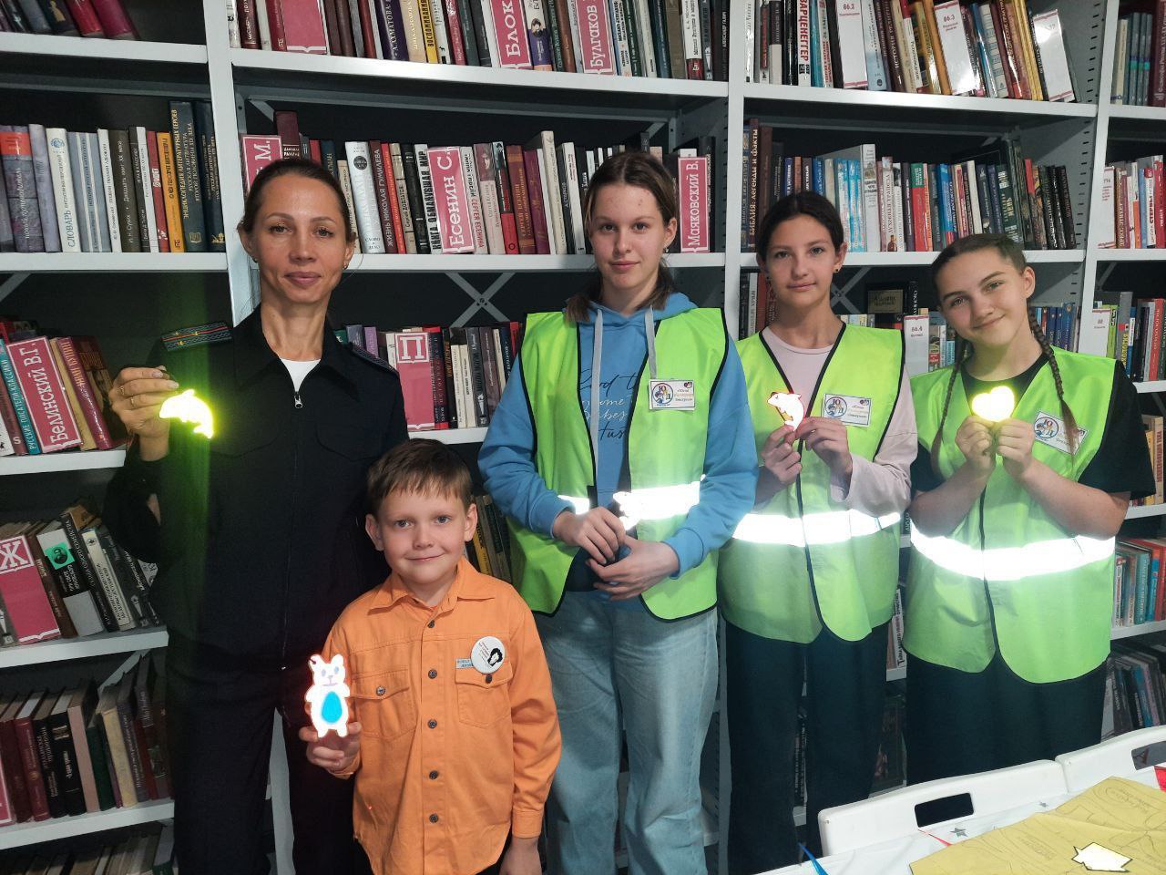 Сотрудники Госавтоинспекции Минусинска и ЮИДовцы приняли участие во Всероссийской акции "Ночь искусств -2025" Сотрудники Госавтоинспекции Минусинска и ЮИДовцы приняли участие во Всероссийской акции "Ночь искусств -2025"