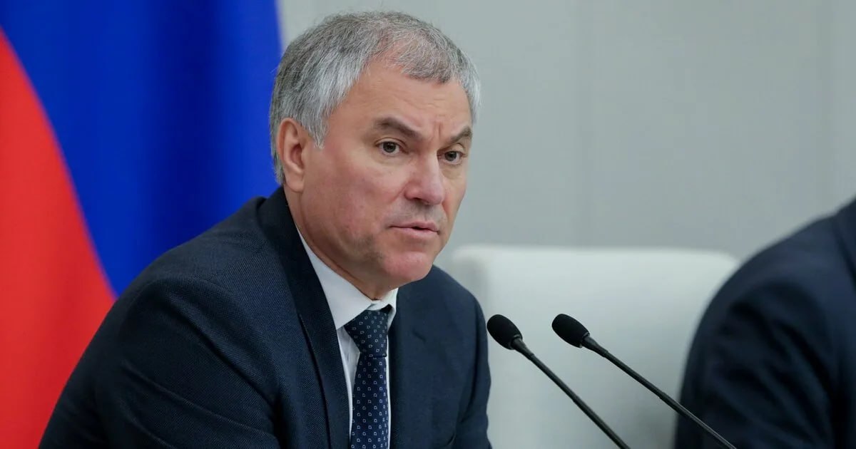 Председатель Госдумы Вячеслав Володин заявил о вступлении в силу закона о блокировке sim-карт при превышении лимита