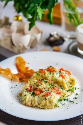 Как приготовить идеальную яичницу болтунью: секреты и советы