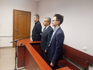 Зампреда партии «Яблоко» Льва Шлосберга* приговорили к 420 часам обязательных работ