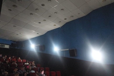 В Хакасии 15 человек получили ожоги глаз во время просмотра фильма в кинотеатре