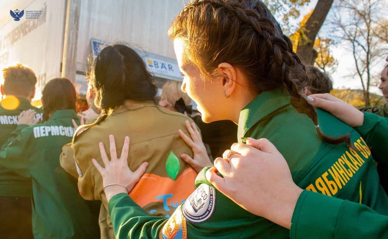 «Труд крут» в «Смене»!. Во Всероссийском детском центре «Смена» продолжается Всероссийская профориентационная смена «Труд крут» для подростков из трудовых отрядов «Труд крут» в «Смене»!. Во Всероссийском детском центре «Смена» продолжается Всероссийская профориентационная смена «Труд крут» для подростков из трудовых отрядов