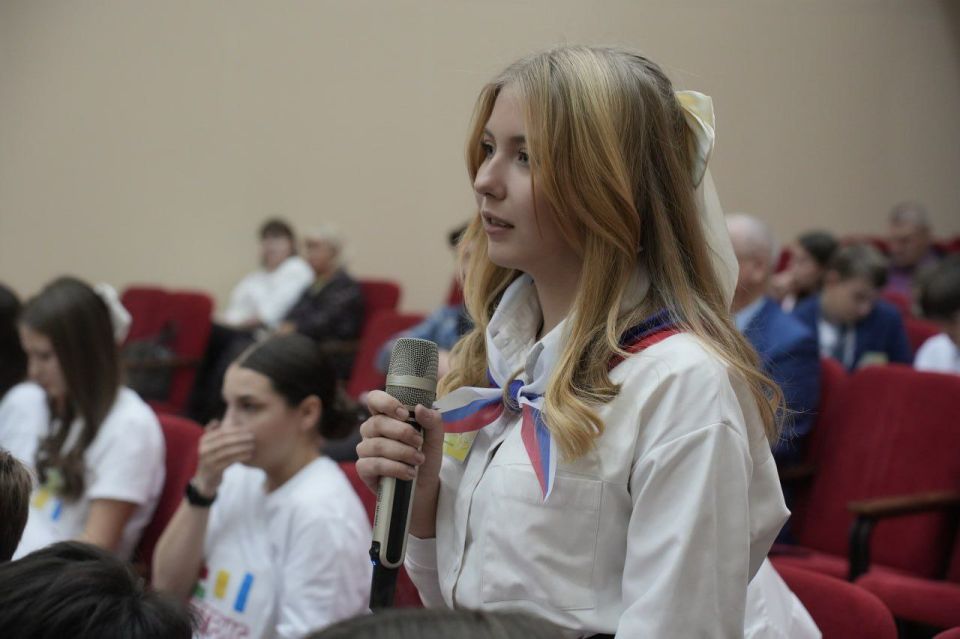 Школьники из Каратузского муниципального округа края приняли участие в XXII открытом республиканском слете старшеклассников "Мы - будущие избиратели!" в г. Абакане Школьники из Каратузского муниципального округа края приняли участие в XXII открытом республиканском слете старшеклассников "Мы - будущие избиратели!" в г. Абакане