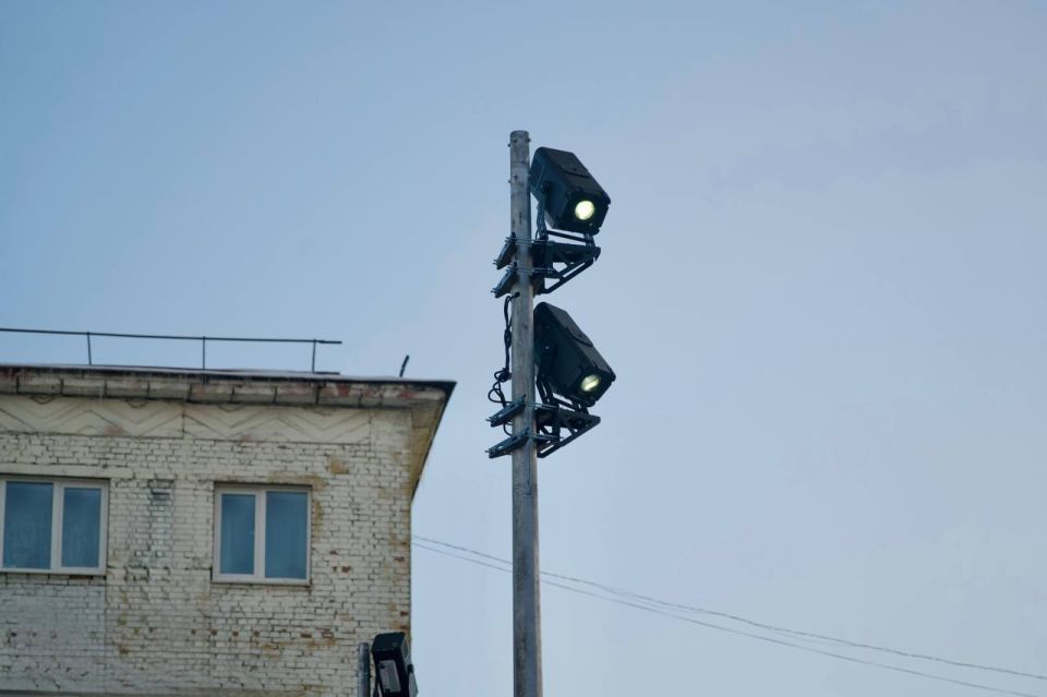  :   3      27   ,       10.       37