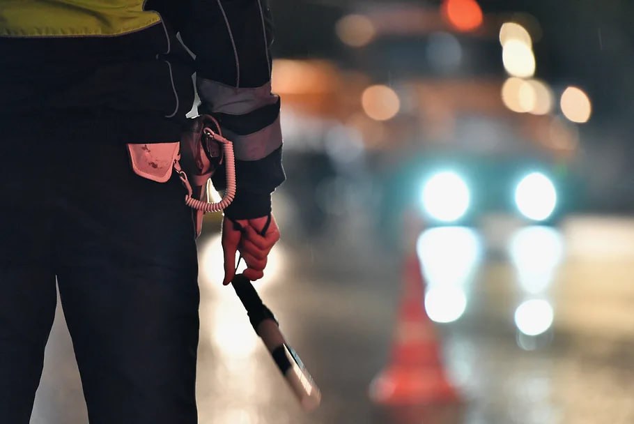 В Красноярске рассмотрели дело банды полицейских, занимавшихся поборами с грузоперевозчиков