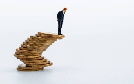 Банк отказывается возвращать пенсионные средства: дело требует пересмотра