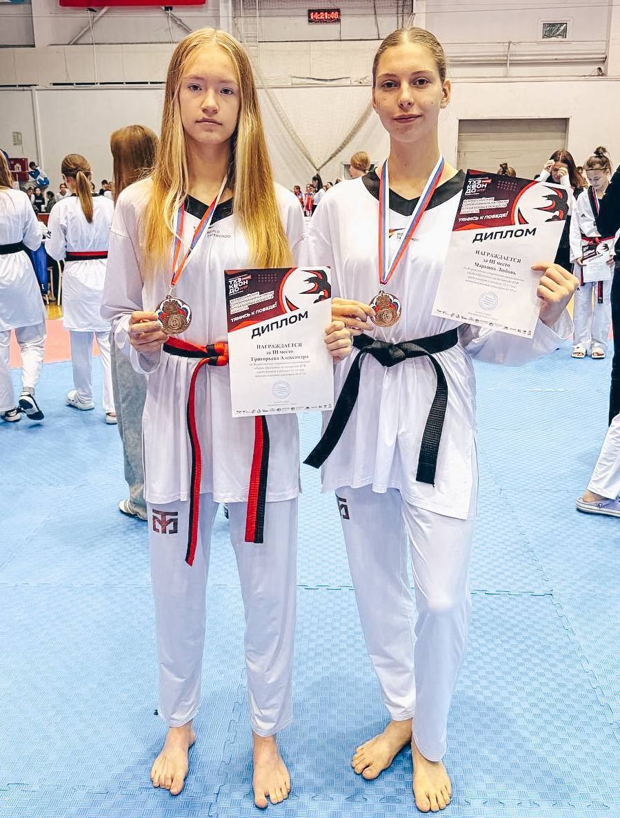 Минусинские тхэквондисты вернулись из Бердска с двумя золотыми и пятью бронзовыми медалями Минусинские тхэквондисты вернулись из Бердска с двумя золотыми и пятью бронзовыми медалями