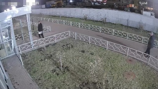 В «ТИХИХ ЗОРЯХ» МУЖЧИНА С ПИСТОЛЕТОМ ПРИСТАВАЛ К ПРОХОЖИМ