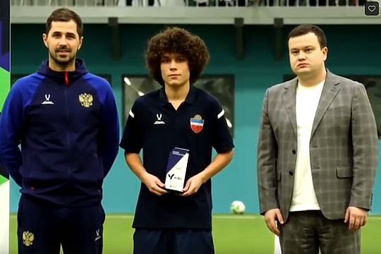 Футболисты СШОР «Енисей» – серебряные призеры юношеской лиги Футболисты СШОР «Енисей» – серебряные призеры юношеской лиги