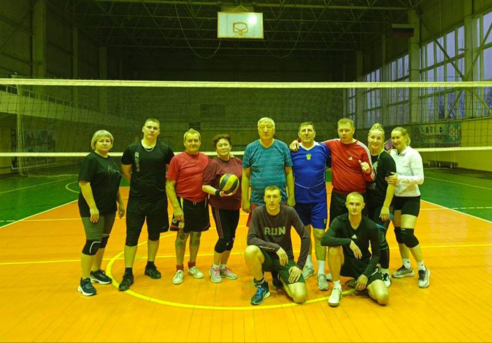 В Шарыповском МО МВД состоялся волейбольный турнир, в рамках празднования Дня сотрудника органов внутренних дел