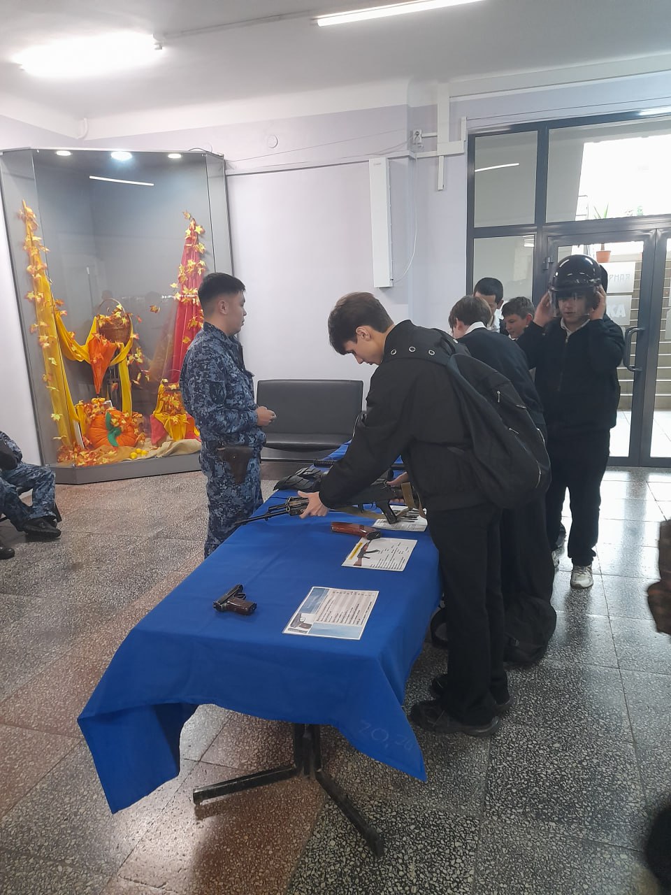 Сотрудники ИК-27 совместно с учащимися профильного класса ГУФСИН красноярской школы № 98 приняли участие в общегородском патриотическом форуме Сотрудники ИК-27 совместно с учащимися профильного класса ГУФСИН красноярской школы № 98 приняли участие в общегородском патриотическом форуме