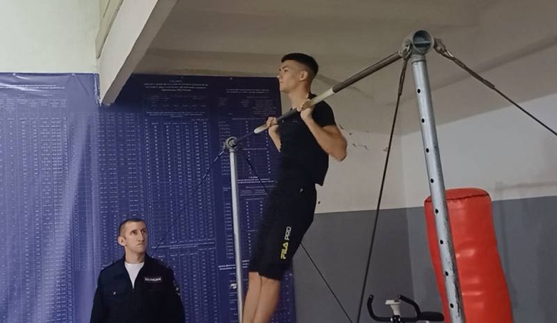 На пути к профессии: курсанты Канска усиливают физподготовку На пути к профессии: курсанты Канска усиливают физподготовку