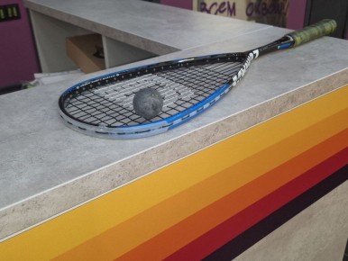 В Красноярске набирает популярность сквош Игра напоминает большой теннис, но отличий гораздо больше, чем сходств