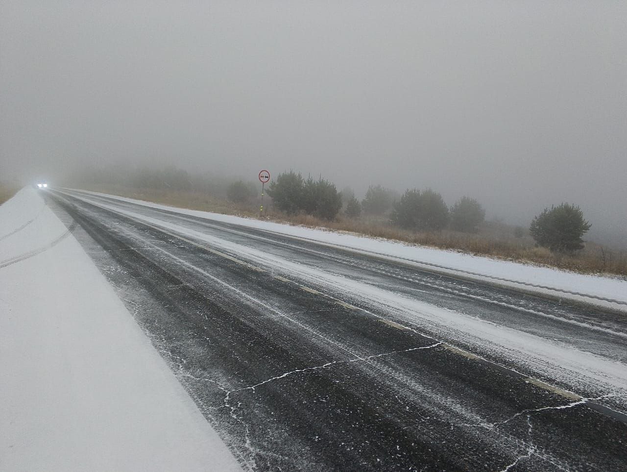 Госавтоинспекция Минусинска предупреждает водителей о гололедице на загородных трассах Госавтоинспекция Минусинска предупреждает водителей о гололедице на загородных трассах