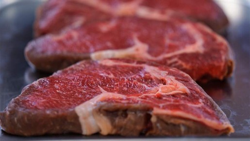 Заоблачные цены на говядину: впервые превышен рубеж в 7 долларов за килограмм