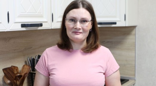 Как сохранить свежесть вещей и избежать неприятных запахов: полезные советы по уходу за домом