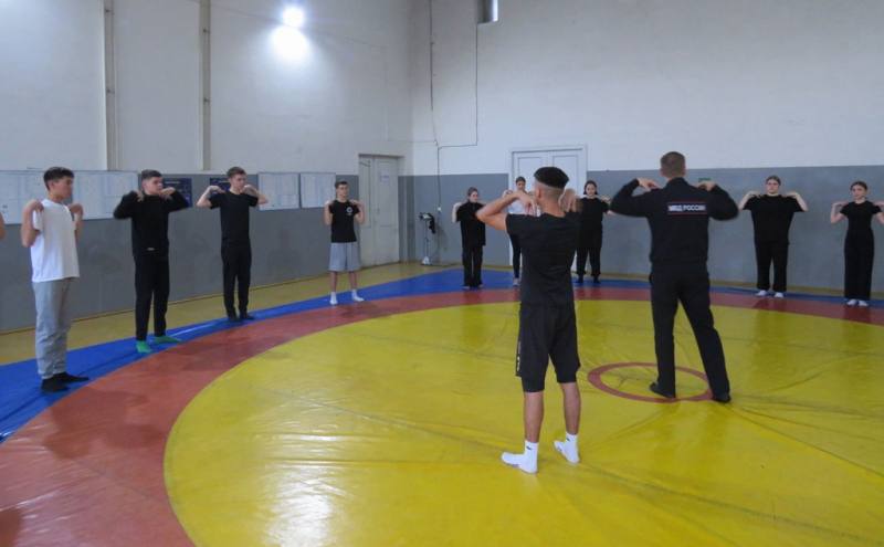 На пути к профессии: курсанты Канска усиливают физподготовку На пути к профессии: курсанты Канска усиливают физподготовку