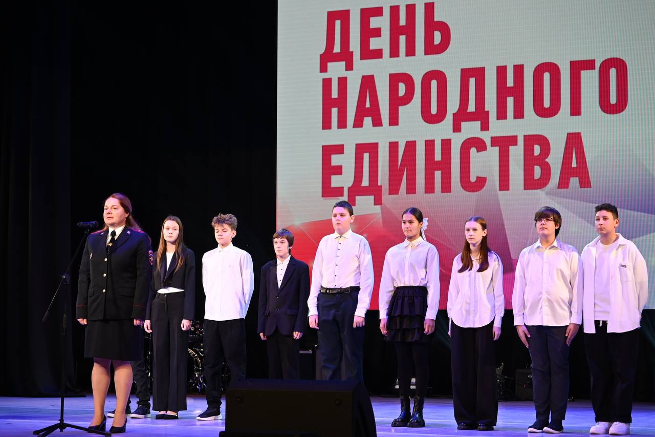 Важный шаг: школьники получают первые паспорта