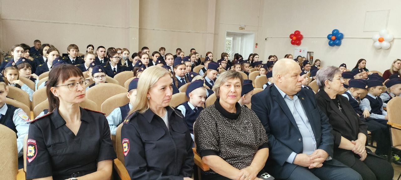 Память жива. В Ачинске полицейским классам присвоено имя милиционера Александра Трофимова, погибшего при исполнении служебного долга В преддверии Дня памяти сотрудников органов внутренних дел, погибших при исполнении... Память жива. В Ачинске полицейским классам присвоено имя милиционера Александра Трофимова, погибшего при исполнении служебного долга В преддверии Дня памяти сотрудников органов внутренних дел, погибших при исполнении...