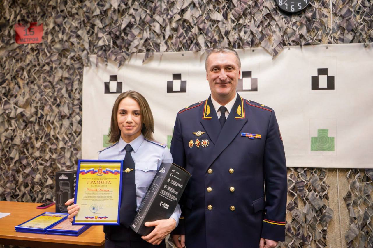 ТОЧНЫЙ ВЫСТРЕЛ. В преддверии Дня сотрудника органов внутренних дел полицейские аппарата ГУ МВД России по Красноярскому краю приняли участие в соревнованиях по стрельбе ТОЧНЫЙ ВЫСТРЕЛ. В преддверии Дня сотрудника органов внутренних дел полицейские аппарата ГУ МВД России по Красноярскому краю приняли участие в соревнованиях по стрельбе