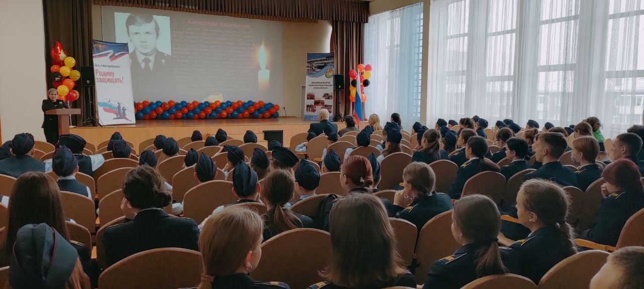 Память жива. В Ачинске полицейским классам присвоено имя милиционера Александра Трофимова, погибшего при исполнении служебного долга В преддверии Дня памяти сотрудников органов внутренних дел, погибших при исполнении... Память жива. В Ачинске полицейским классам присвоено имя милиционера Александра Трофимова, погибшего при исполнении служебного долга В преддверии Дня памяти сотрудников органов внутренних дел, погибших при исполнении...