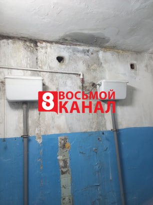 Угроза сверху: жители дома №22 на ул. Новой боятся обрушения в подъезде дома Угроза сверху: жители дома №22 на ул. Новой боятся обрушения в подъезде дома