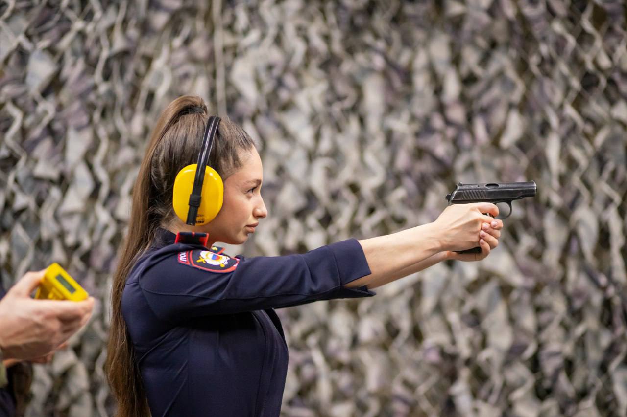 ТОЧНЫЙ ВЫСТРЕЛ. В преддверии Дня сотрудника органов внутренних дел полицейские аппарата ГУ МВД России по Красноярскому краю приняли участие в соревнованиях по стрельбе ТОЧНЫЙ ВЫСТРЕЛ. В преддверии Дня сотрудника органов внутренних дел полицейские аппарата ГУ МВД России по Красноярскому краю приняли участие в соревнованиях по стрельбе