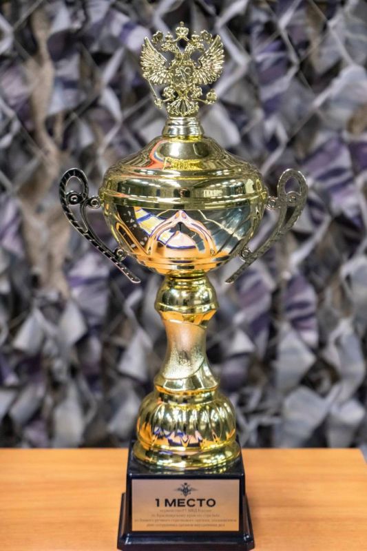 ТОЧНЫЙ ВЫСТРЕЛ. В преддверии Дня сотрудника органов внутренних дел полицейские аппарата ГУ МВД России по Красноярскому краю приняли участие в соревнованиях по стрельбе