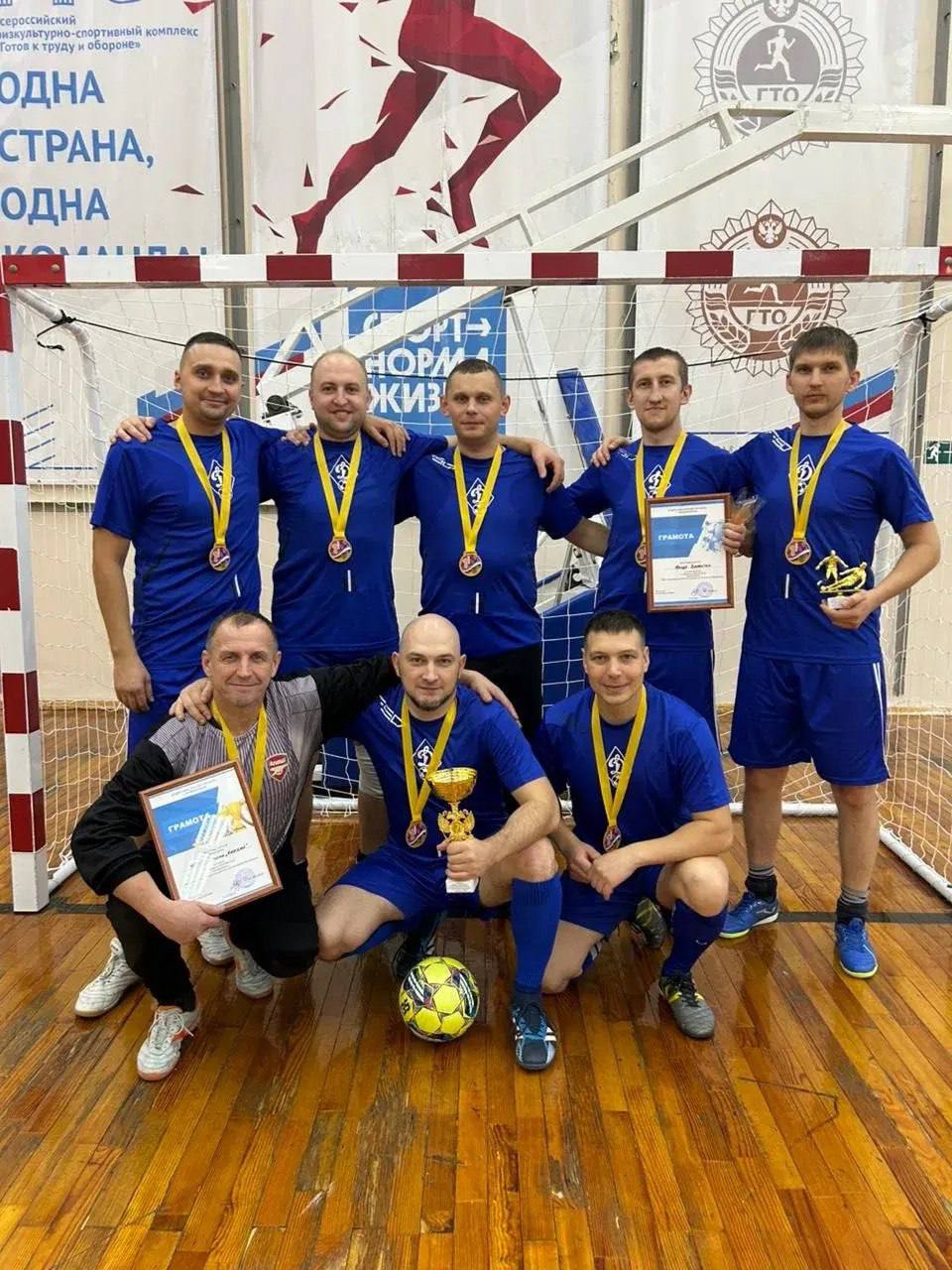 Спорт объединяет поколения: полицейские Красноярского края вышли на спортивные площадки