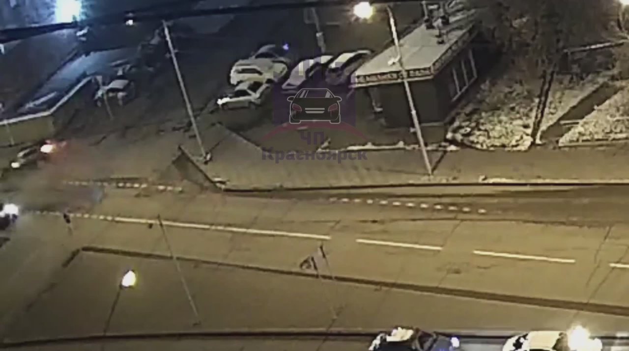 Госавтоинспекторы напоминают водителям о соблюдении правил проезд перекрестков!