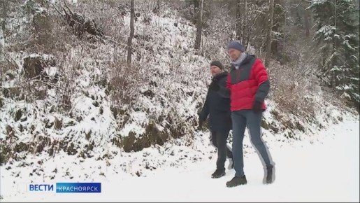 На Столбах этой осенью туристы всё чаще встречают одинокого глухаря