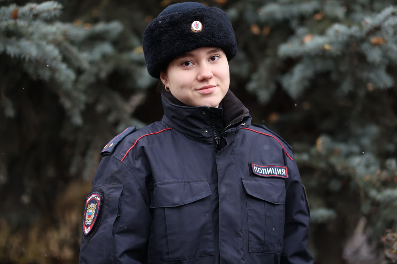 За плечами этой девушки пять лет учёбы в институте МВД и полугодовая практика в том самом отделе, где она служит сейчас За плечами этой девушки пять лет учёбы в институте МВД и полугодовая практика в том самом отделе, где она служит сейчас