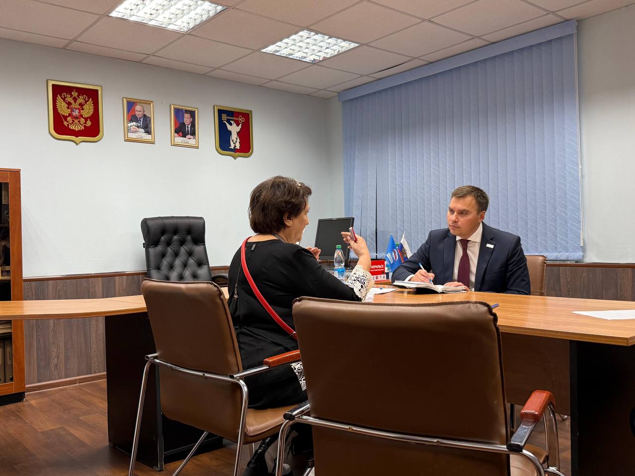 Дмитрий Карасёв: Провёл очередной личный приём граждан в общественной приёмной партии «Единая Россия» (Севастопольская, 7а)