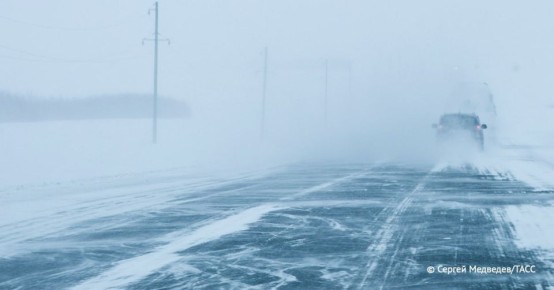 Участок автодороги Норильск — Кайеркан — Алыкель (аэропорт) временно закрыт для движения транспорта из-за порыва трубопровода