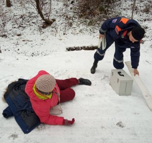 На «Красноярских Столбах» пострадала 73-летняя женщина