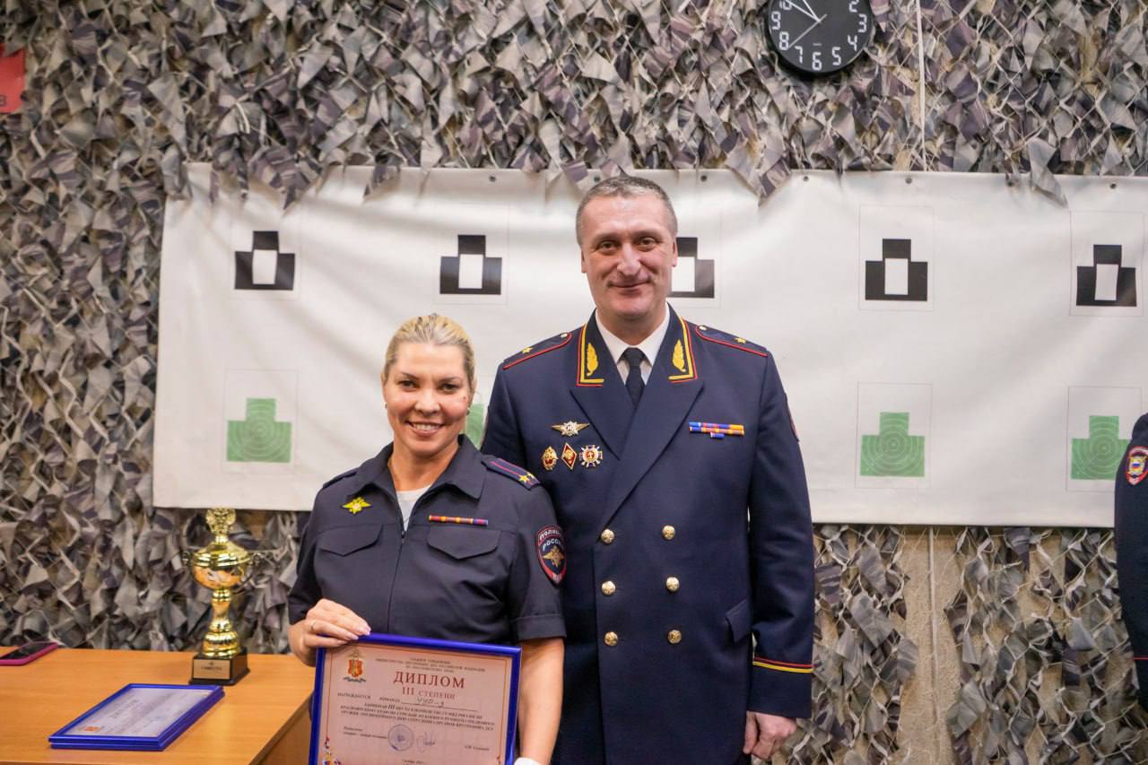 ТОЧНЫЙ ВЫСТРЕЛ. В преддверии Дня сотрудника органов внутренних дел полицейские аппарата ГУ МВД России по Красноярскому краю приняли участие в соревнованиях по стрельбе ТОЧНЫЙ ВЫСТРЕЛ. В преддверии Дня сотрудника органов внутренних дел полицейские аппарата ГУ МВД России по Красноярскому краю приняли участие в соревнованиях по стрельбе