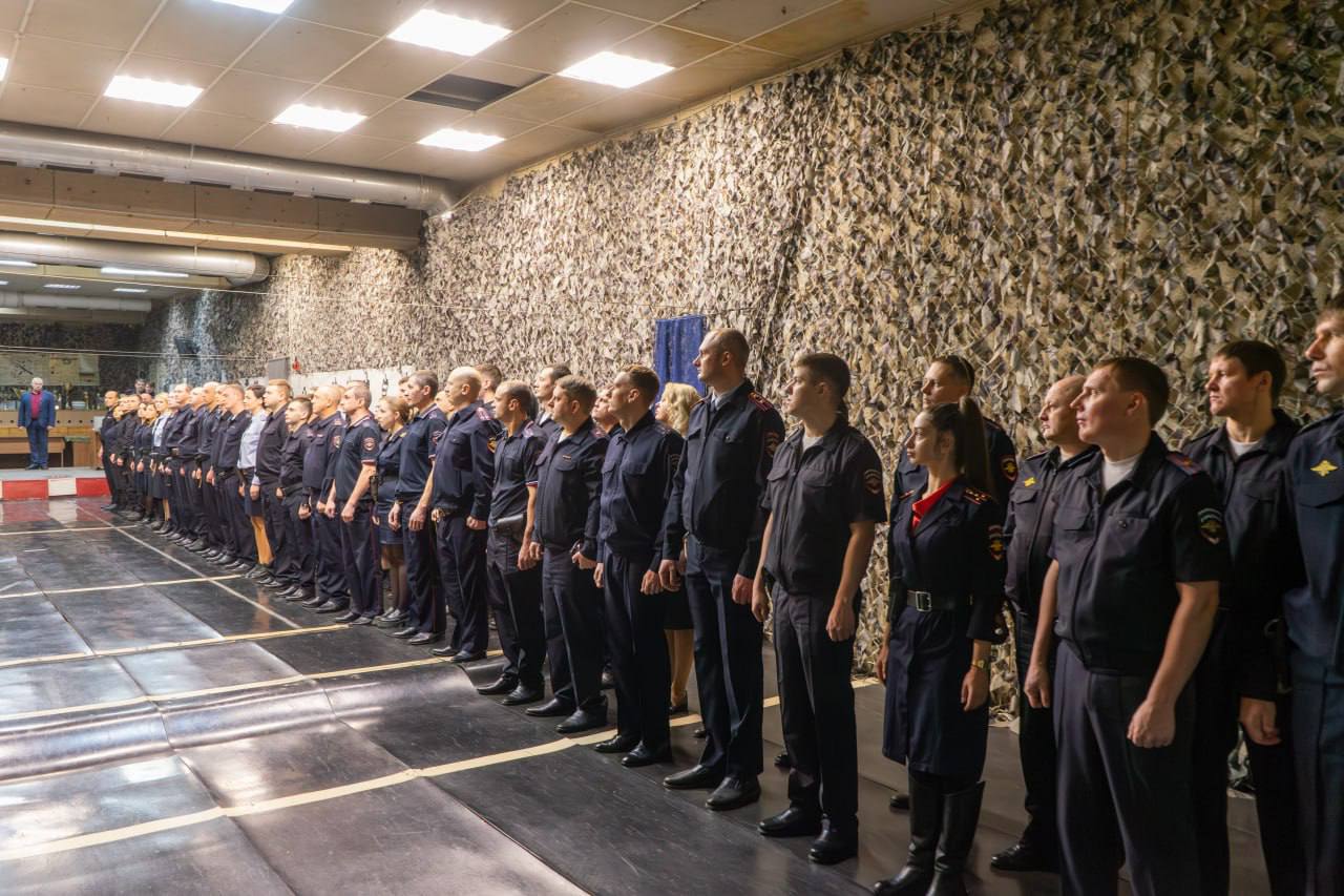 ТОЧНЫЙ ВЫСТРЕЛ. В преддверии Дня сотрудника органов внутренних дел полицейские аппарата ГУ МВД России по Красноярскому краю приняли участие в соревнованиях по стрельбе ТОЧНЫЙ ВЫСТРЕЛ. В преддверии Дня сотрудника органов внутренних дел полицейские аппарата ГУ МВД России по Красноярскому краю приняли участие в соревнованиях по стрельбе