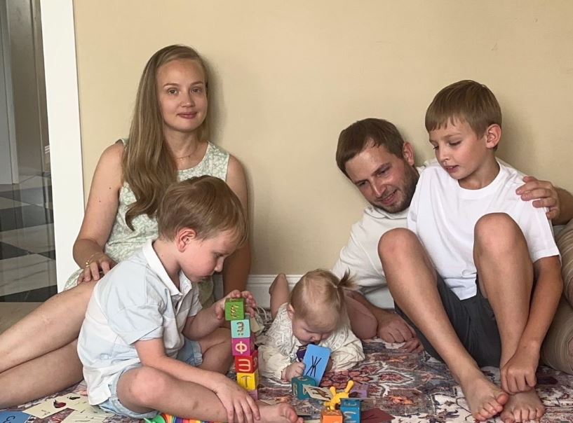 Представляем вам еще одну удивительную семью-лауреатов ежегодной премии главы города «Семья - душа и сила Красноярска» — семью Асмус! Представляем вам еще одну удивительную семью-лауреатов ежегодной премии главы города «Семья - душа и сила Красноярска» — семью Асмус!